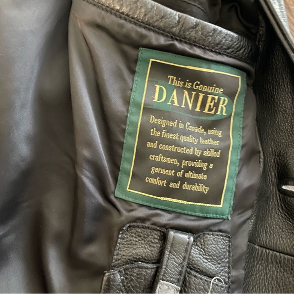 Vintage Men’s Danier Leather Jacket - Picture 6 of 7